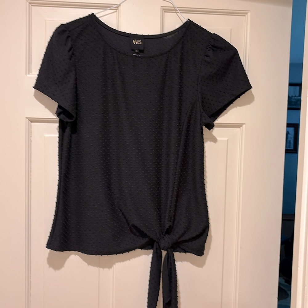 W5 top with tie detail.